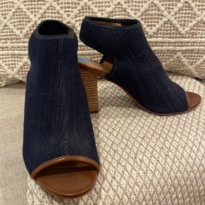 Franco Sarto denim stretch shoe